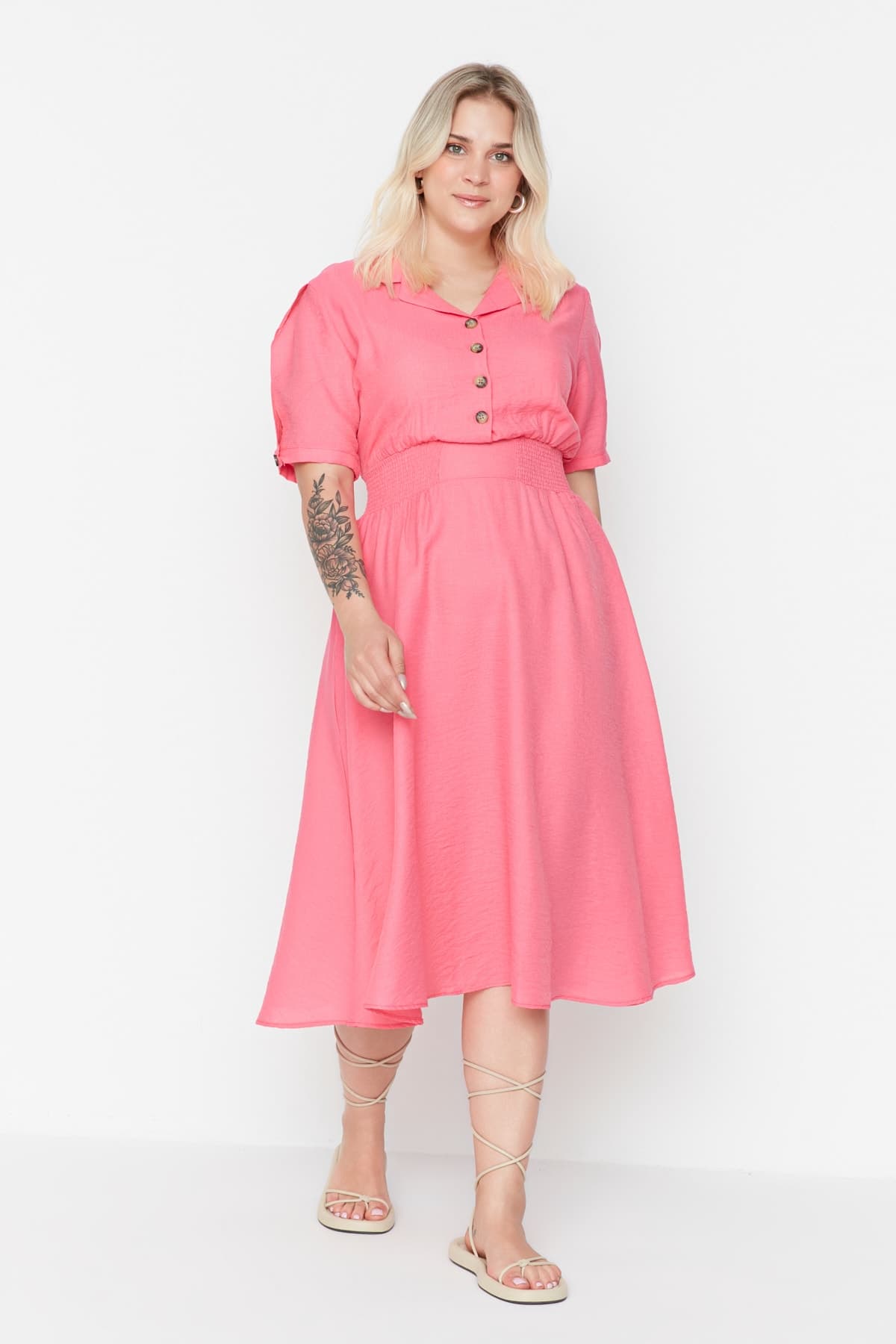 Pembe Gipe ve Düğme Detaylı Dokuma Elbise