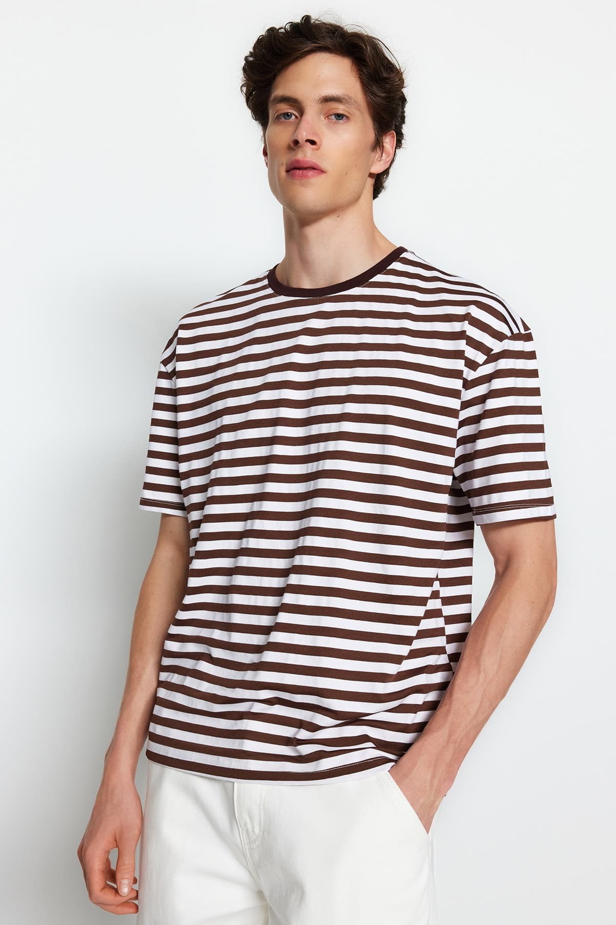 Açık Kahverengi Oversize/Geniş Kesim Çizgili Bisiklet Yaka Kısa Kol T-Shirt