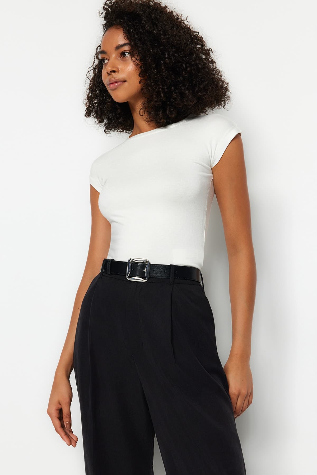 Ekru Premium Viskoz Yumuşak Kumaş Fitted/Vücuda Oturan Ay Kol Örme Bluz