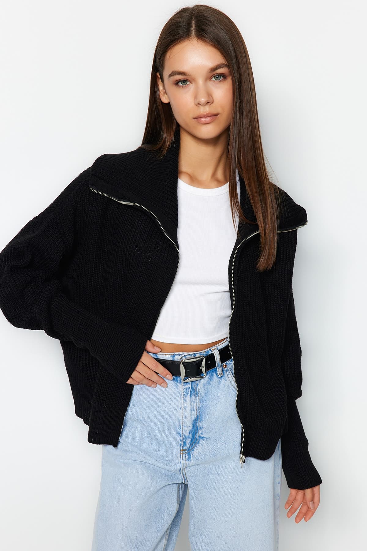 Siyah Geniş Kalıp Devrik Yaka Fermuarlı Triko Hırka